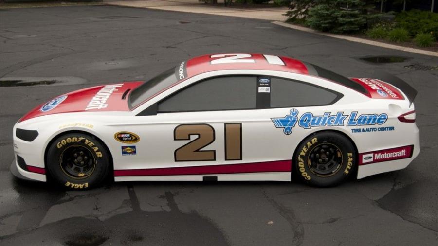  Ford Fusion NASCAR 2013 года  (фото 3 из 3)